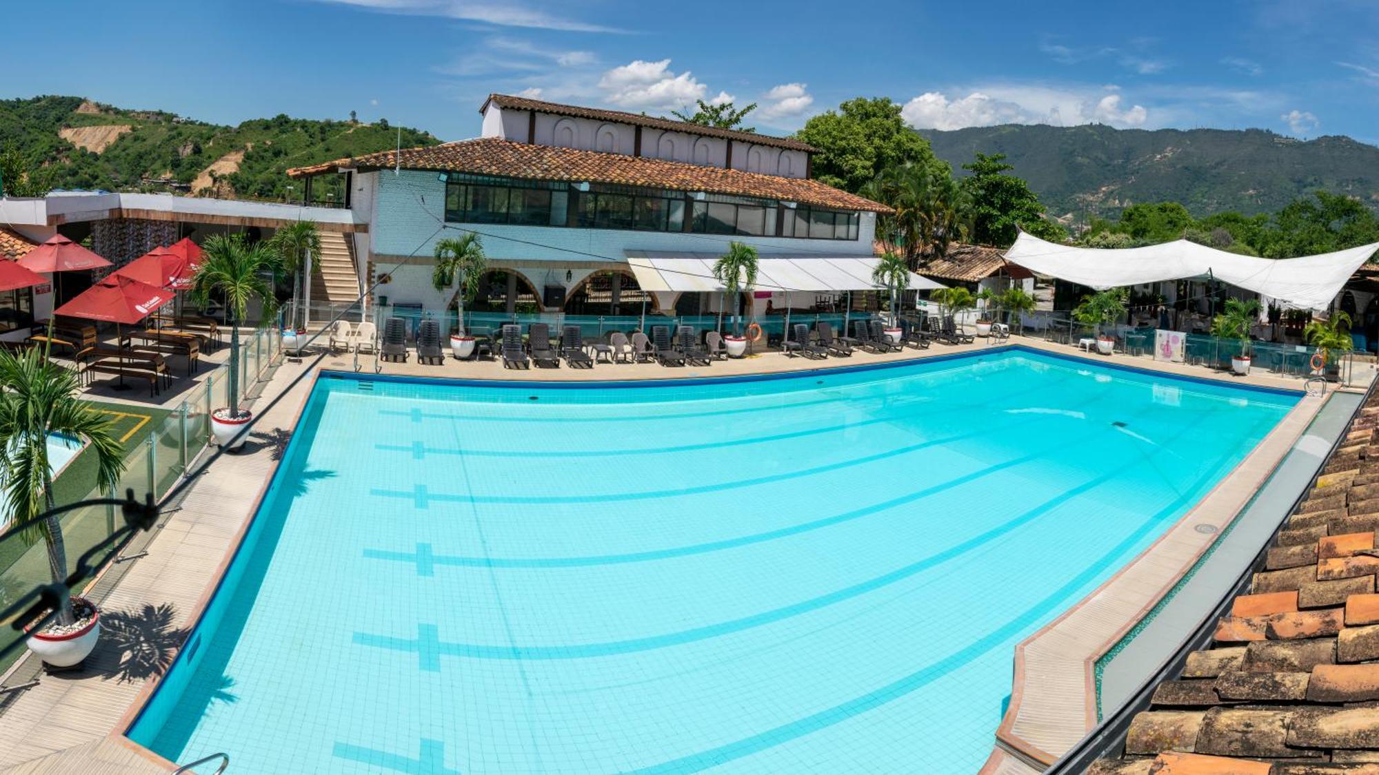 Hotel San Juan Internacional Girón 外观 照片