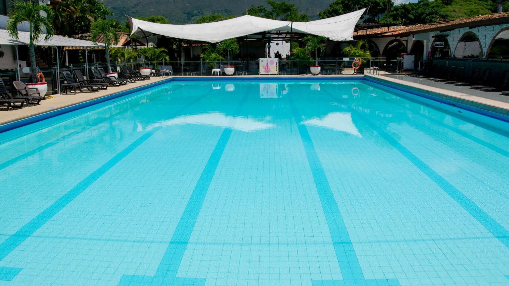 Hotel San Juan Internacional Girón 外观 照片