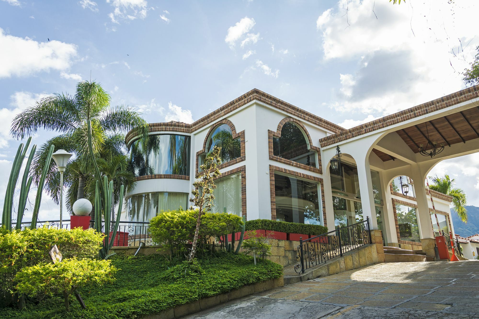 Hotel San Juan Internacional Girón 外观 照片